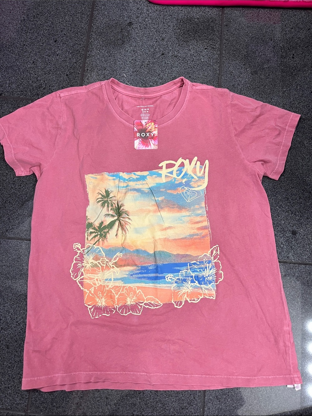 Roxy Sunset Beach Graphic Tee in Coral Pink